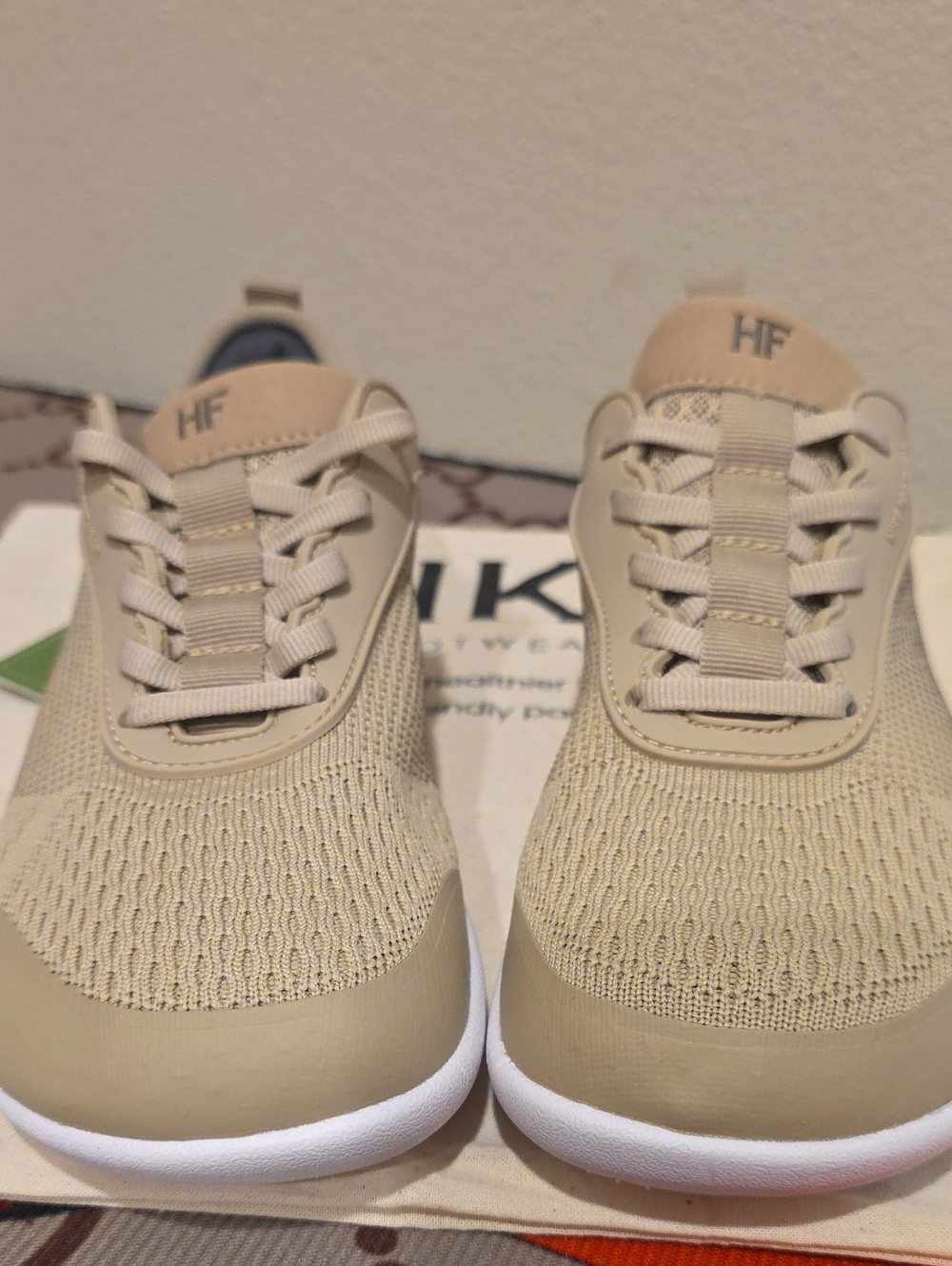 Hike Size 7 Womens Beige Lightweight Sneakers